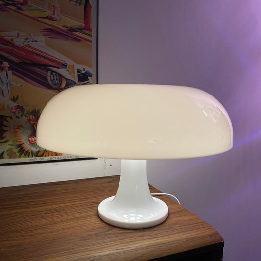 MCM Retro inspired white mushroom lamp 🤍