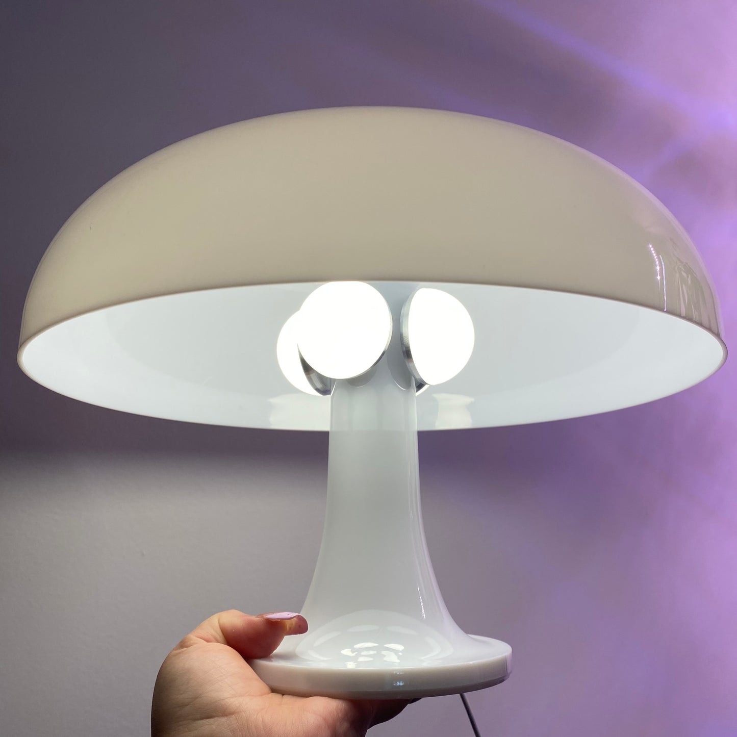 MCM Retro inspired white mushroom lamp 🤍